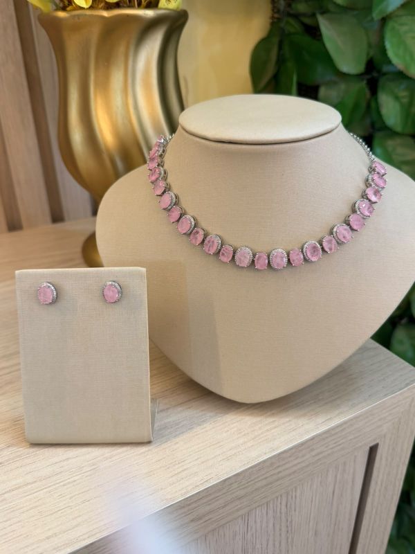 CONJUNTO PEDRAS OVAL COM CRAVEJADO