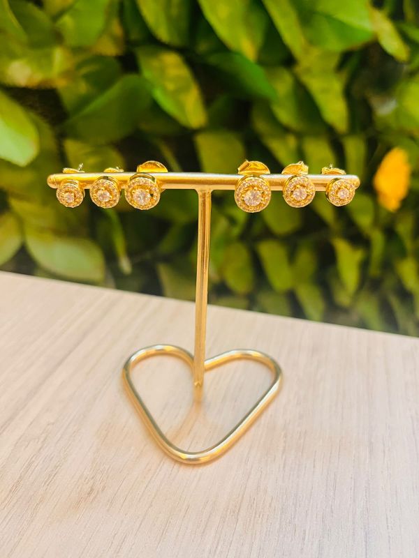 BRINCO TRIO REDONDO CRAVEJADO COM ZIRCONIA
