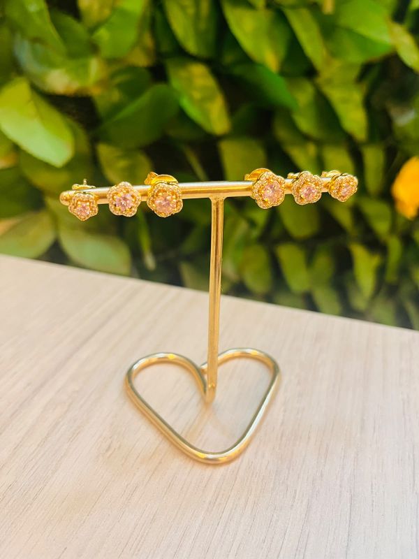 BRINCO TRIO FLOR CRAVEJADA COM ZIRCONIA