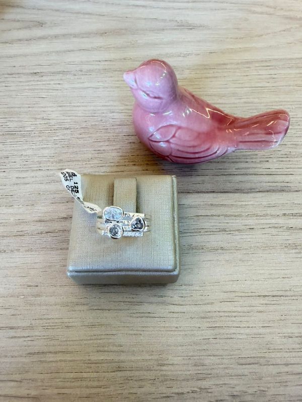 ANEL DETALHES VAZADO E CIRCULO CRISTAL