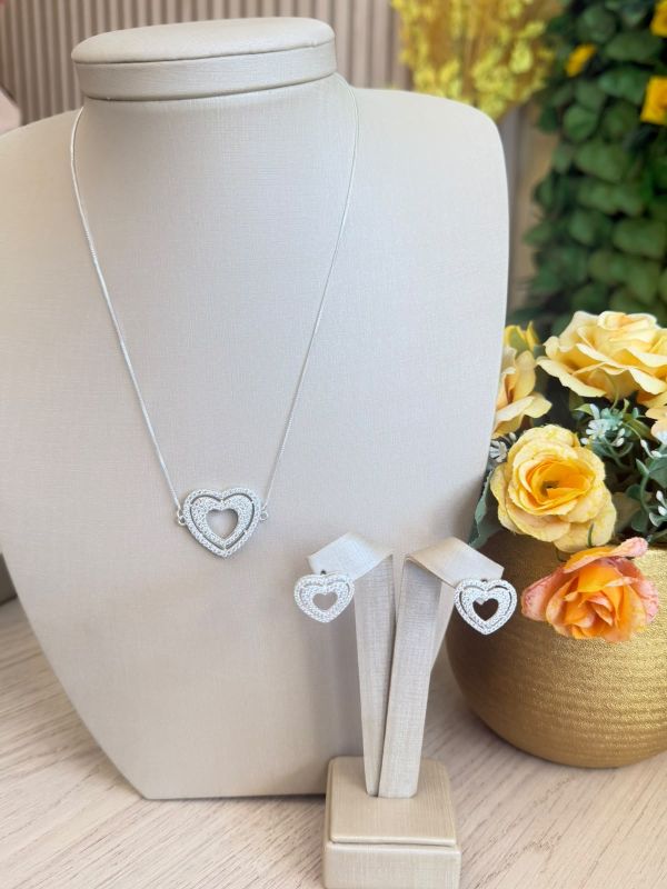 CONJUNTO CORAÇÃO CRAVEJADO