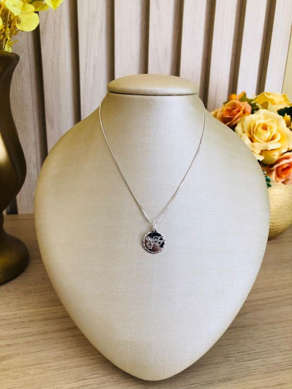 COLAR PINGENTE MENINA OU MENINO COM CORAÇÃO