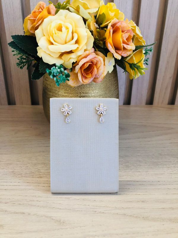 BRINCO FLOR COM GOTA