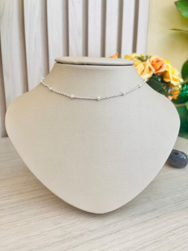 CHOKER NOVE BOLINHAS