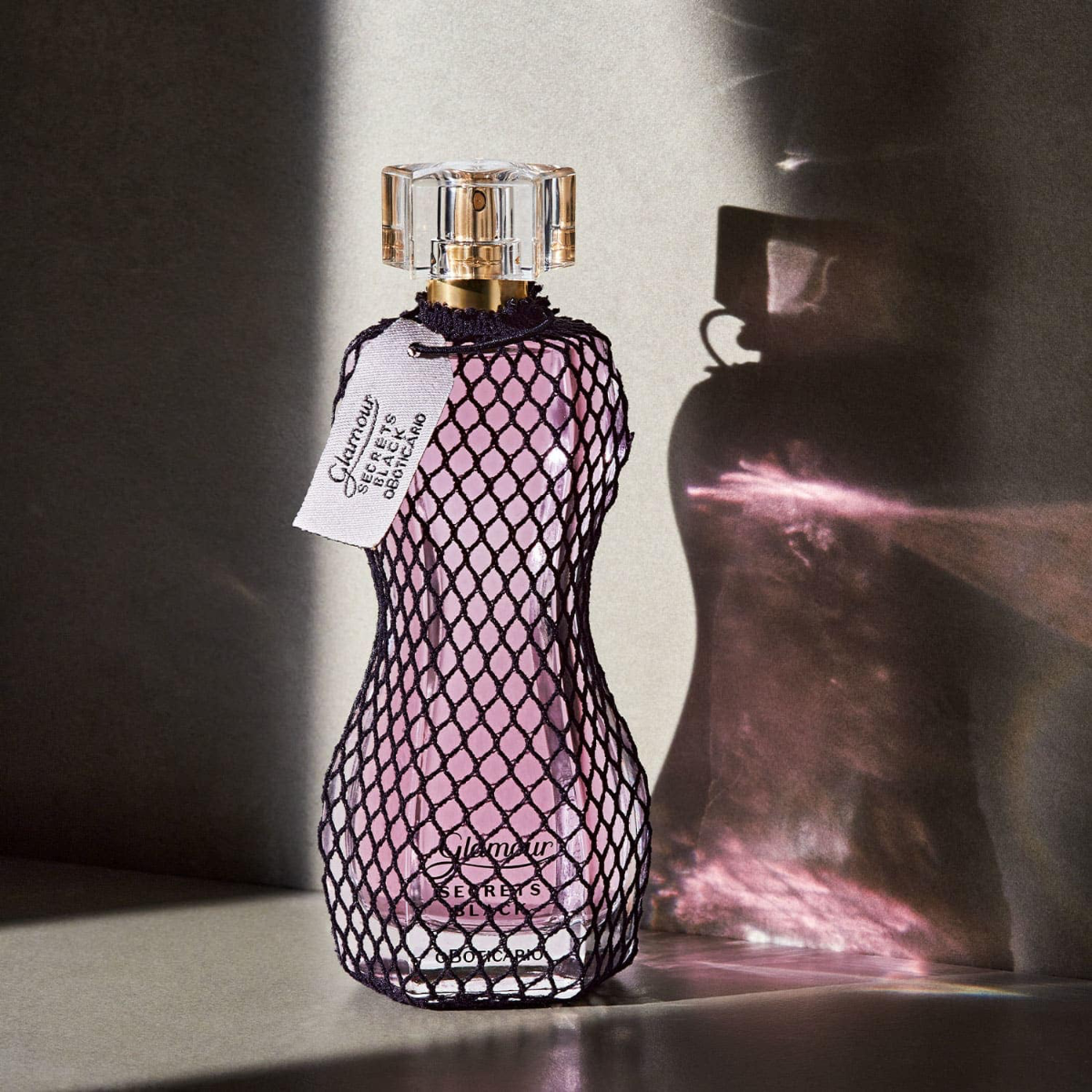 Perfume glamour secrets black