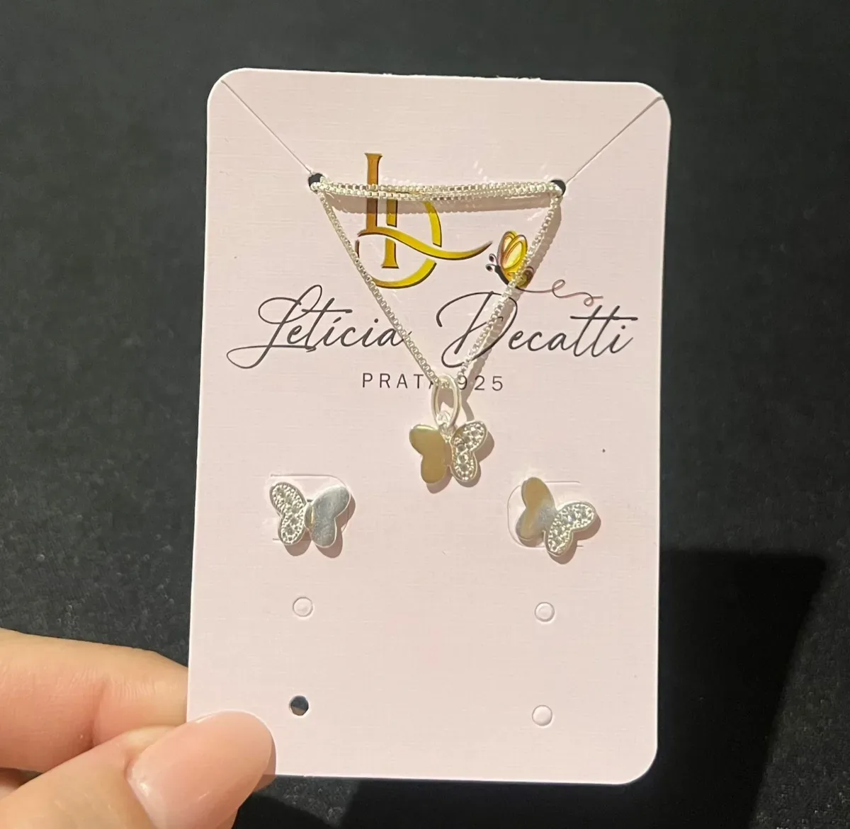 Le conjunto borboleta metade lisa outra zirc