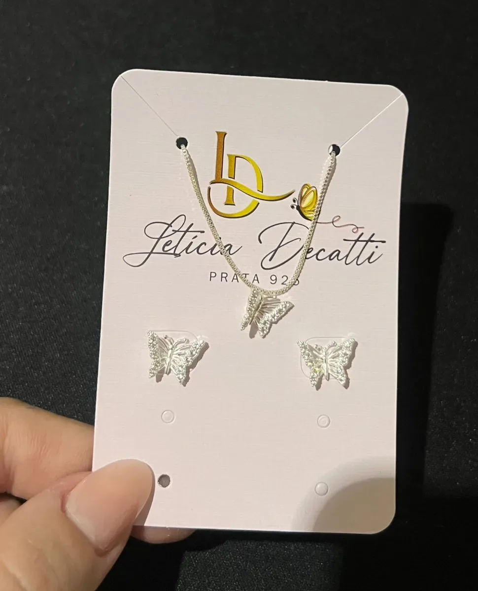Le conjunto borboleta zirc na asa