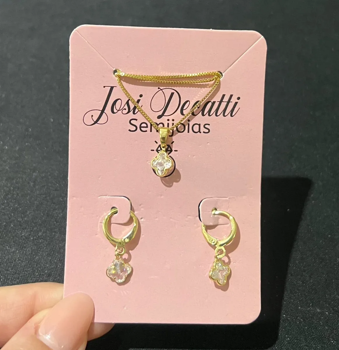 Conjunto argola trevo pendurado cristal Dou