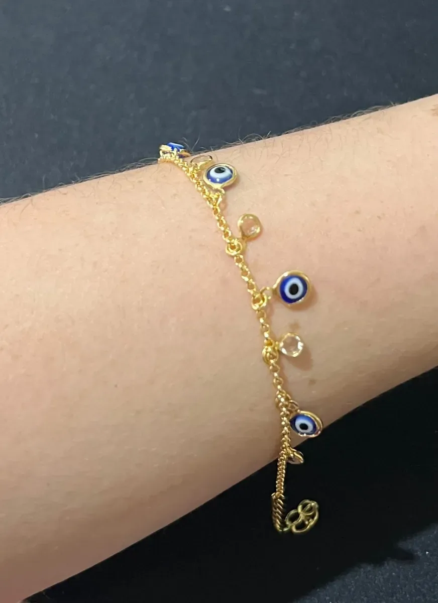 Pulseira olho grego pendurada e pedras Dou