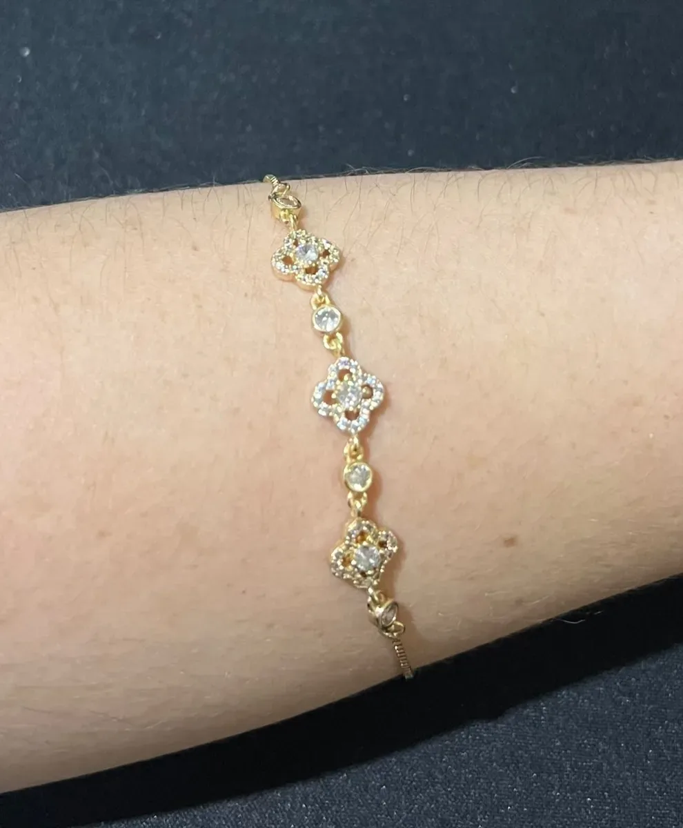 Pulseira tipo flor fecho diferente Dou