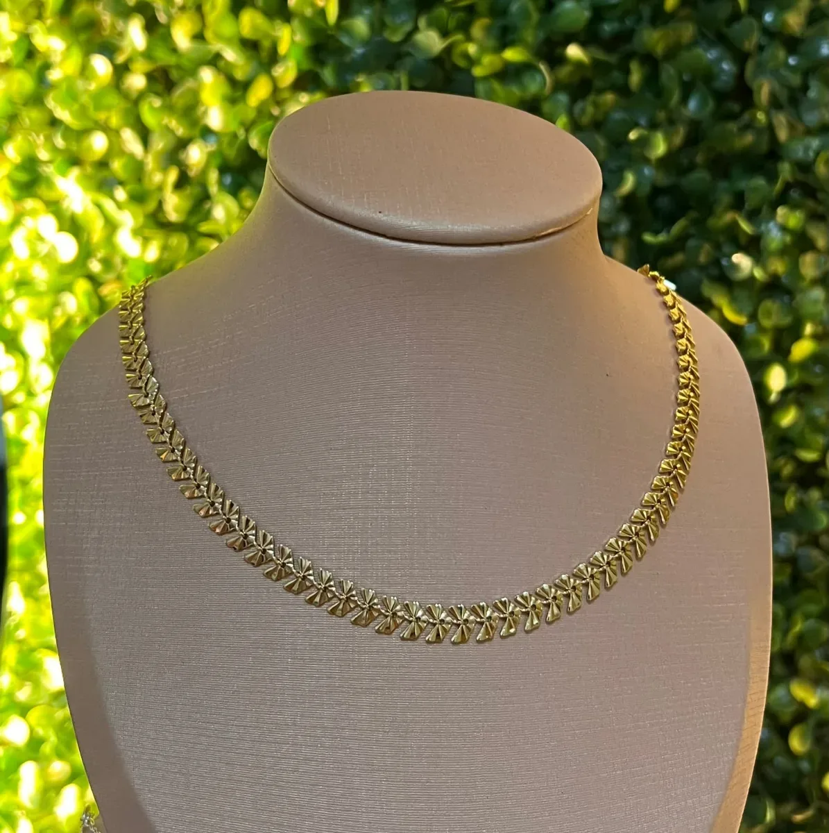 Choker escama trabalhada Dou