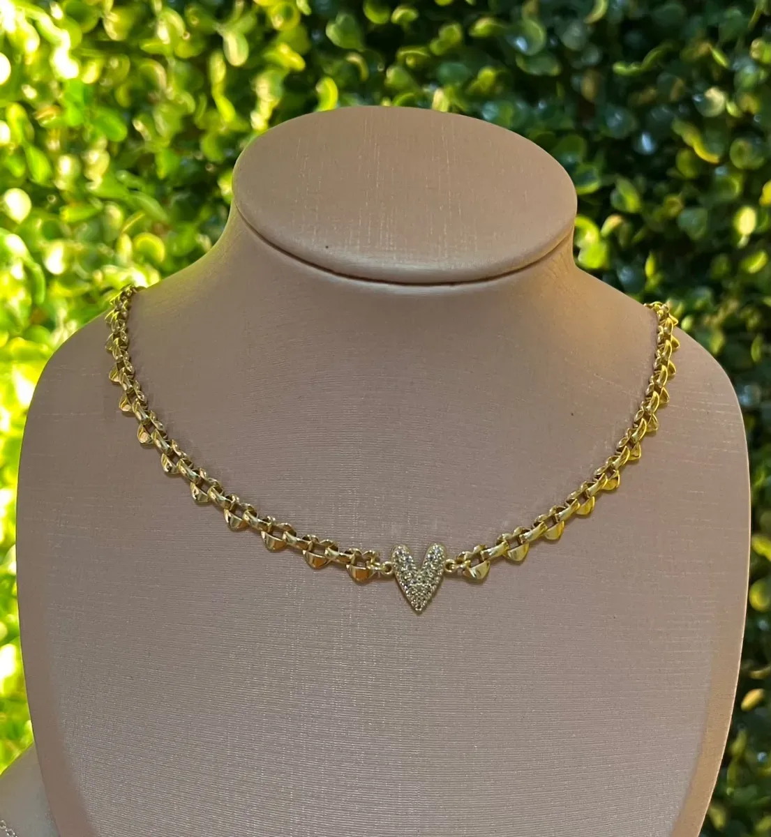 Choker coraç liso diferente  zirc no do meio Dou