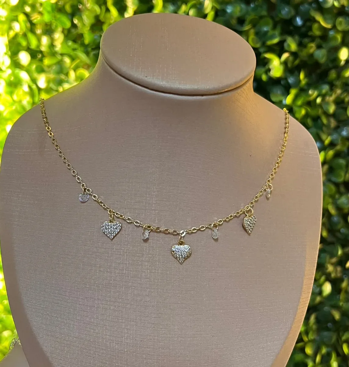 Choker pend 3 coraç zirc pedrinhas Dou