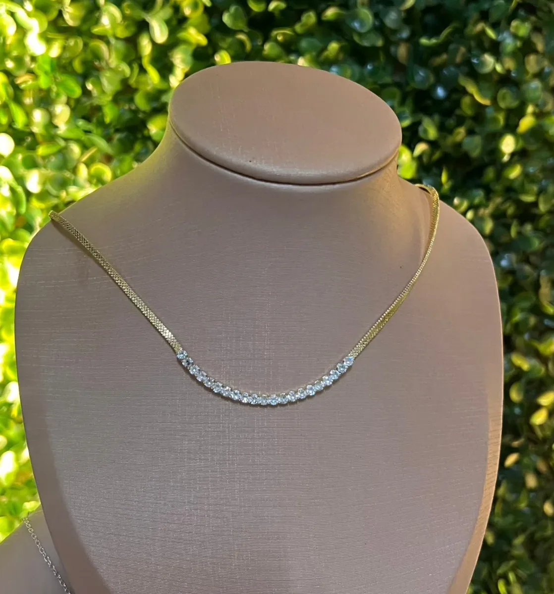 Choker dura meio pedras Dou