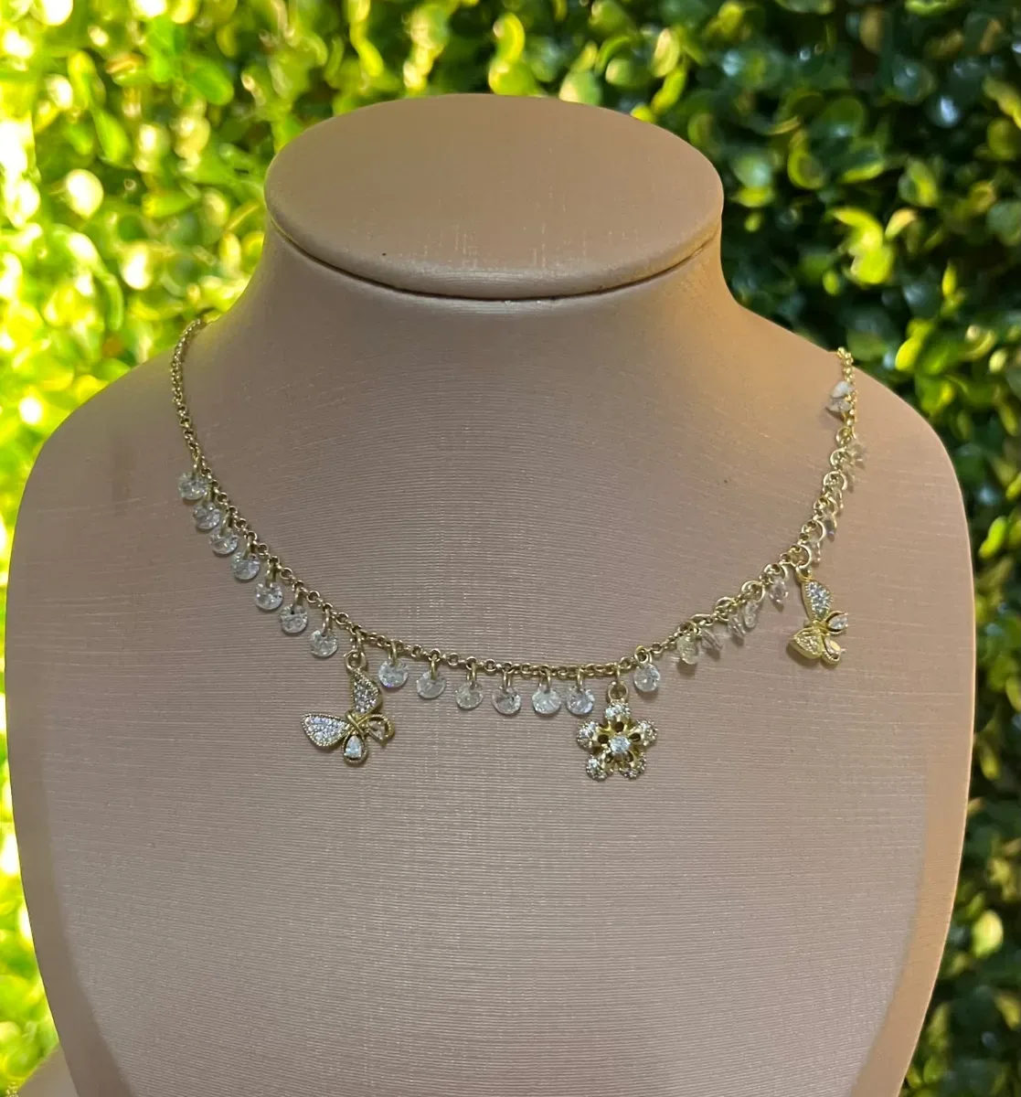 Choker borb e flor zirc e pedra Dou