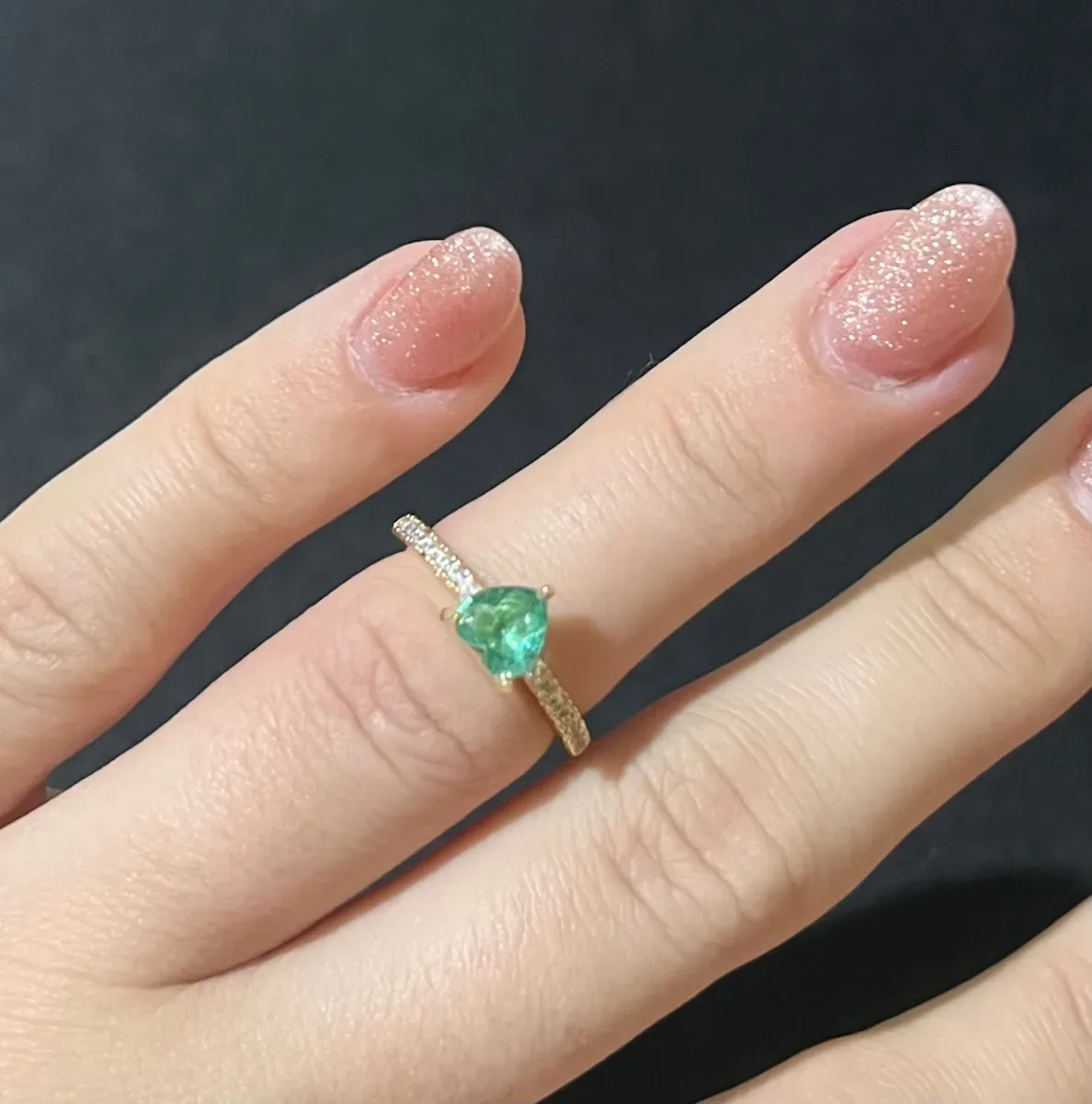 Anel coraç verde zirc laterais Dou