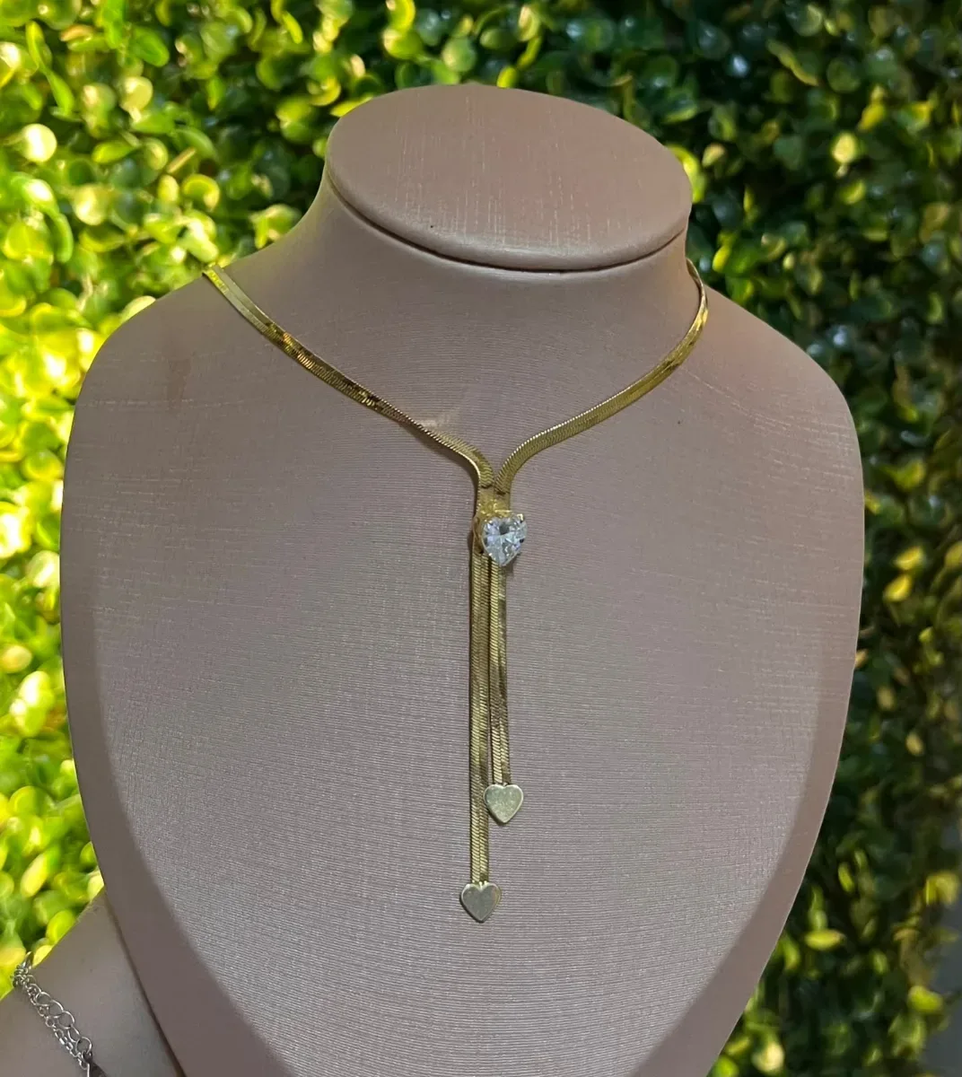 Colar gravata coraç cristal Dou