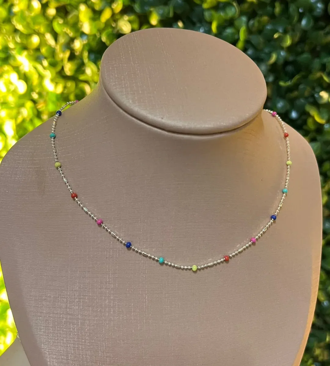 Colar inf bolinha colorida Pr