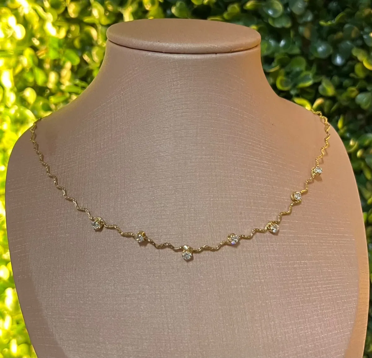 Choker pedra diferente Dou