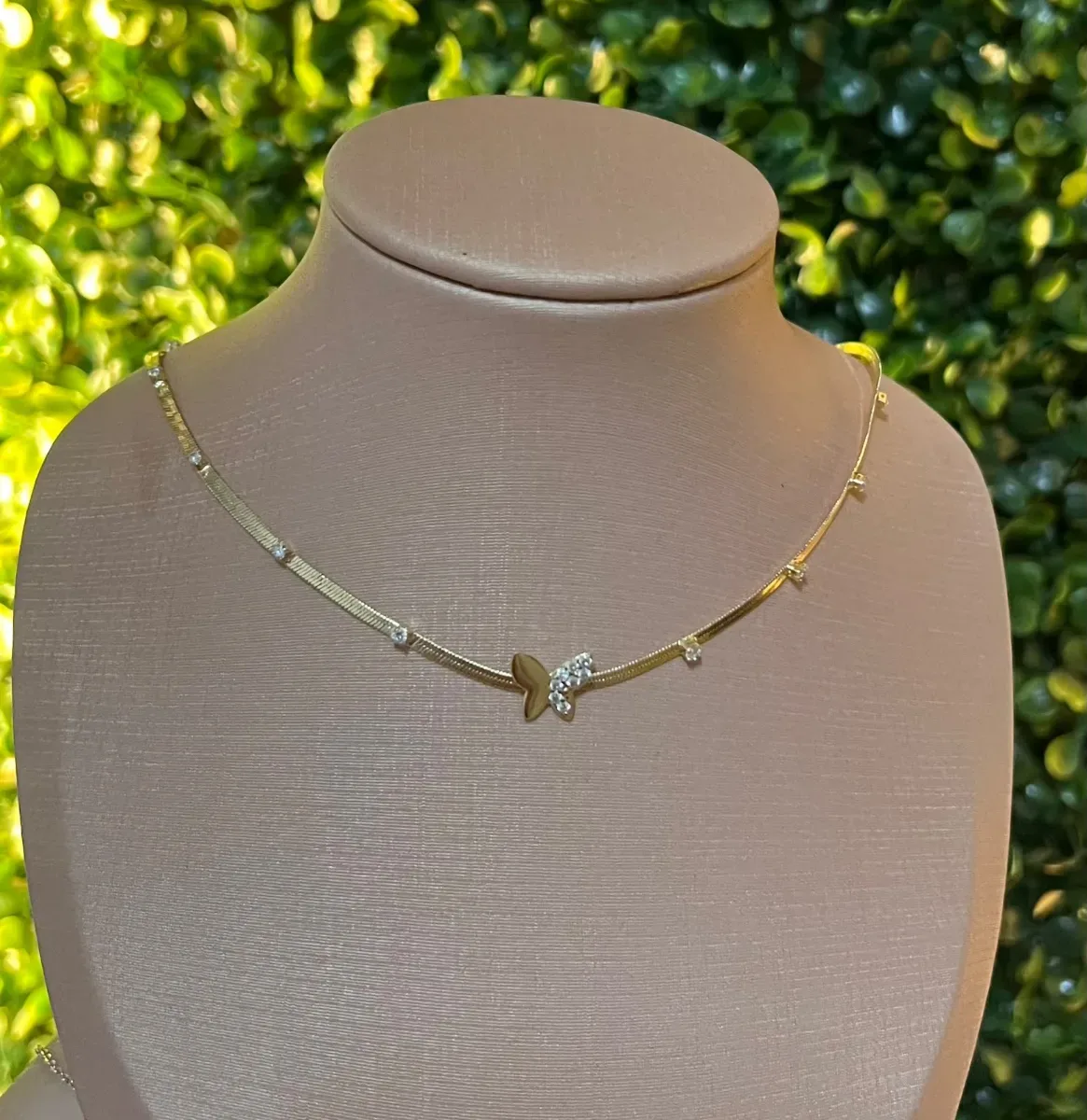 Choker dura pedra e borb Dou