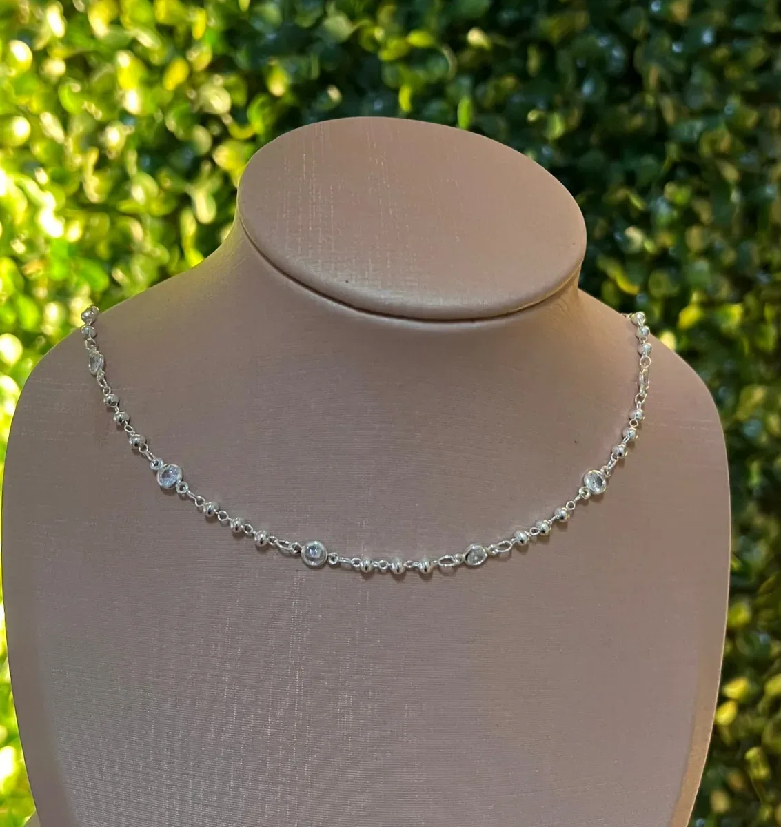 Choker bolinha e pedra Pr