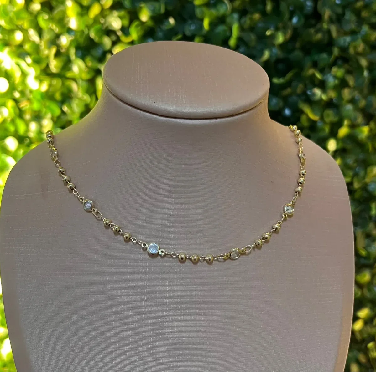 Choker bolinha e pedra Dou