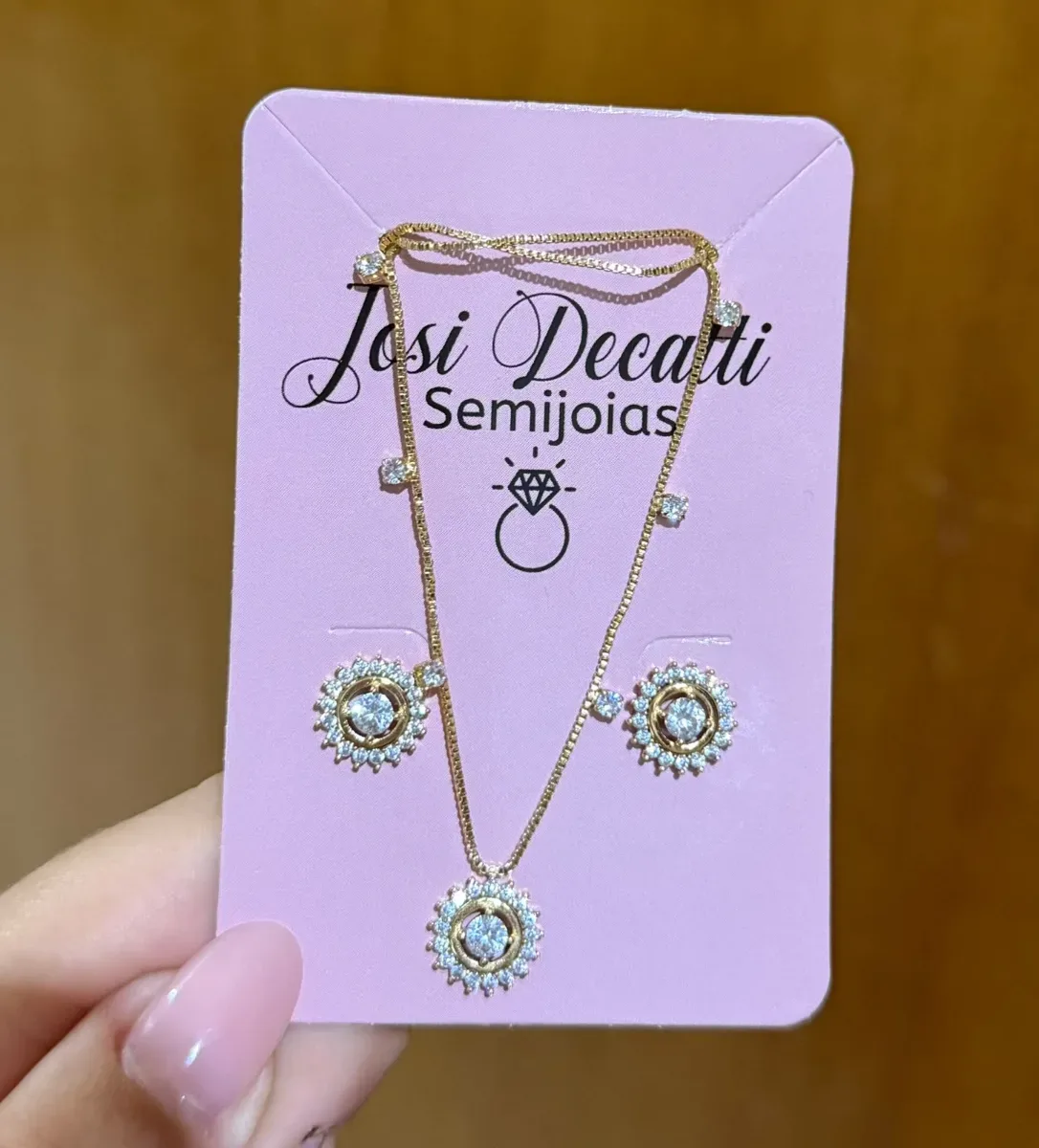 Conjunto tipo flor pedrinhas Dou